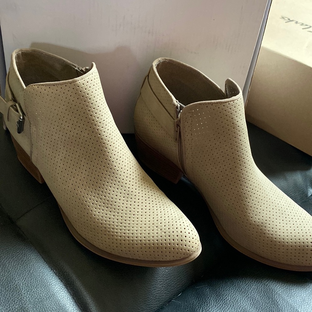 E spirit size 10 fashion booties, gently used